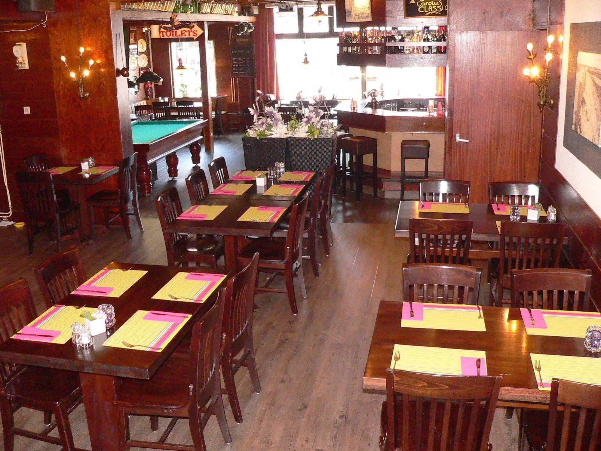 Hotel Cafe Restaurant "De Kroon" Wissenkerke Ngoại thất bức ảnh